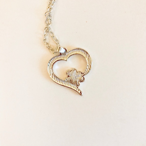 ❤️ Pet Lover Necklace Silver Tone Heart Paw Print - Picture 7 of 7